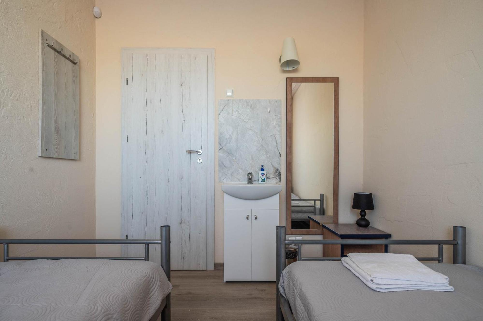 Kuren Hostel คาร์เคล ภายนอก รูปภาพ